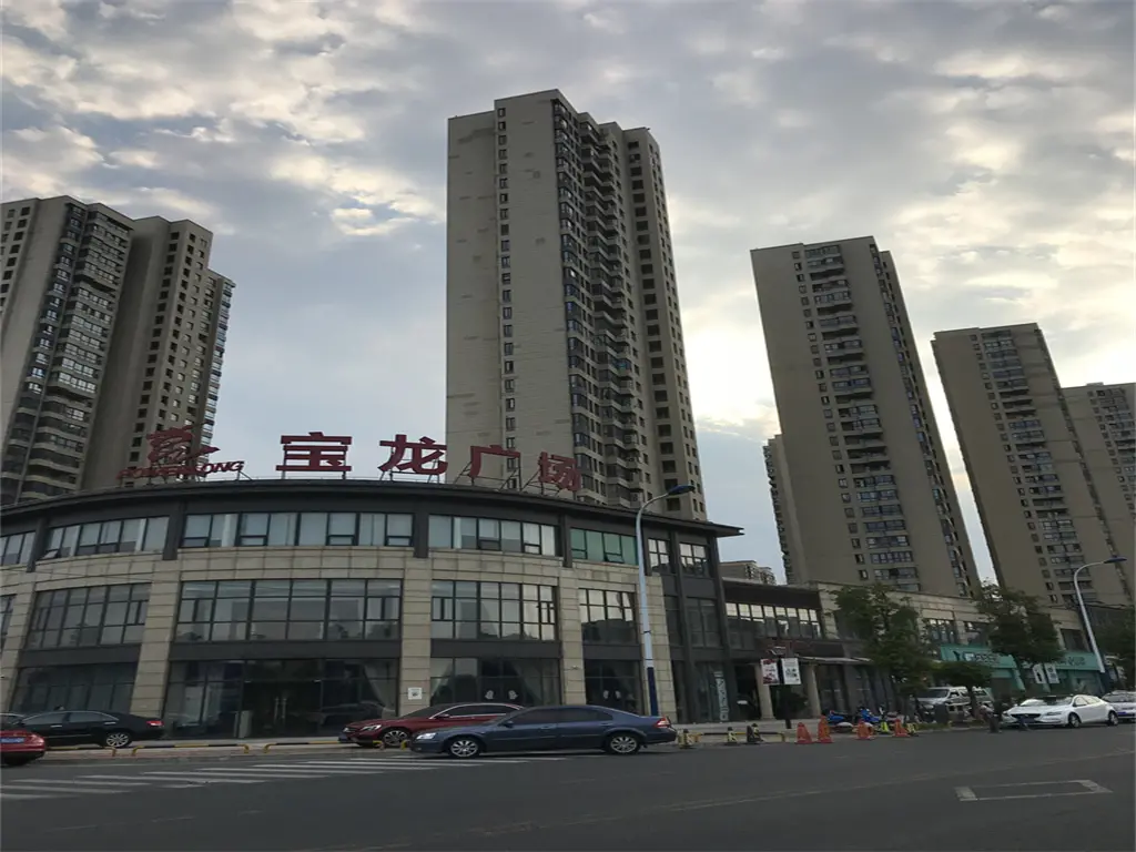 项目周边宝龙广场