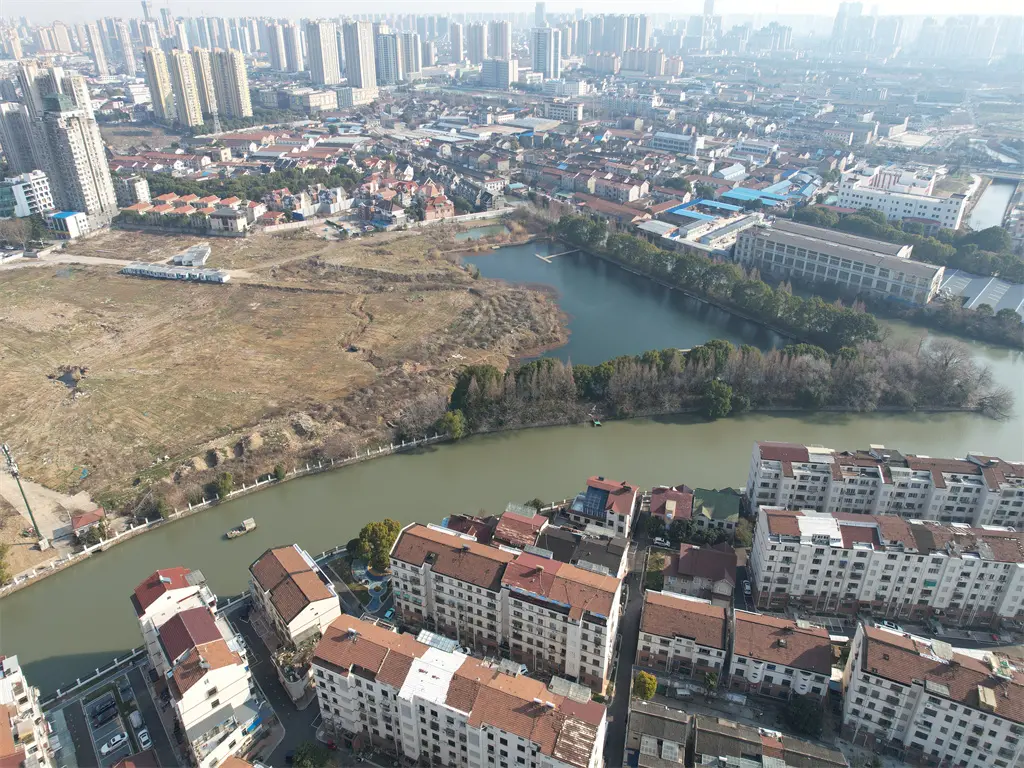 白荡河畔实景，展现项目稀缺的水系生态资源