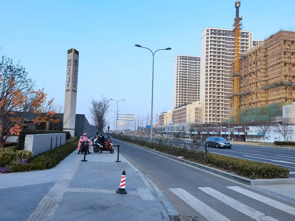 项目周边道路实景图