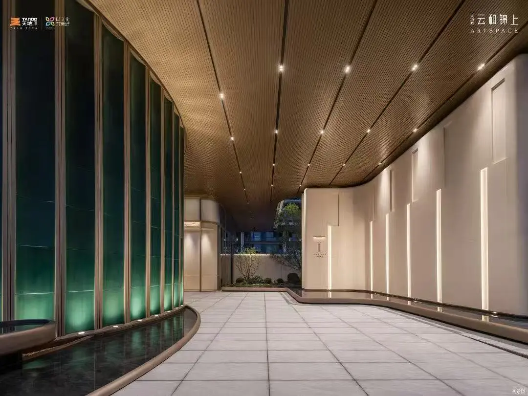售楼处内部实景:星空剧场与休闲空间,前置运营理念