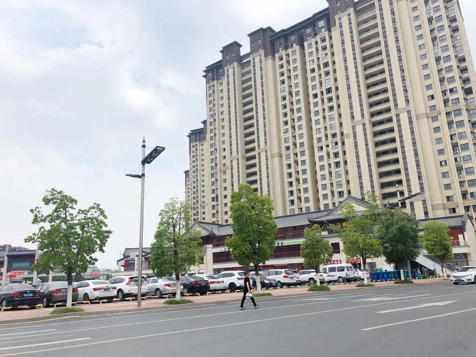 雄州西路道路实景