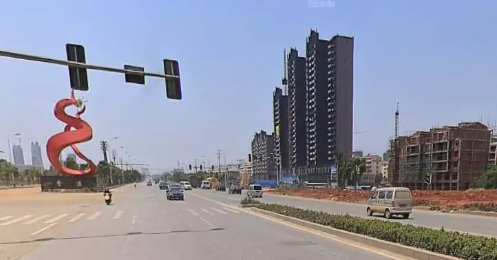 市政绿城桂语江南道路实景图