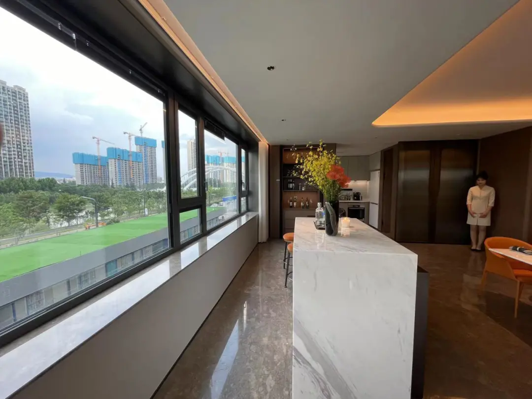 样板房书房实景展示静谧阅读空间