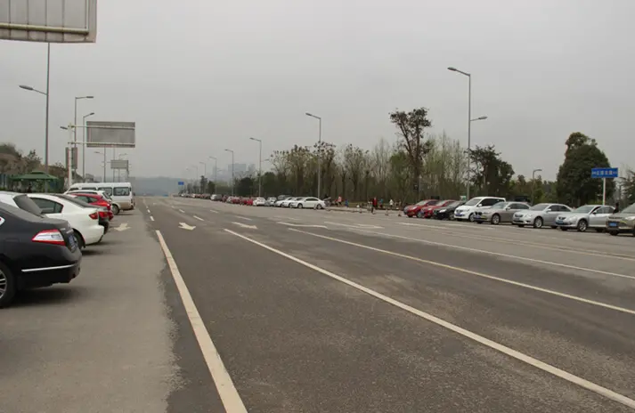 鲁能城道路实景图
